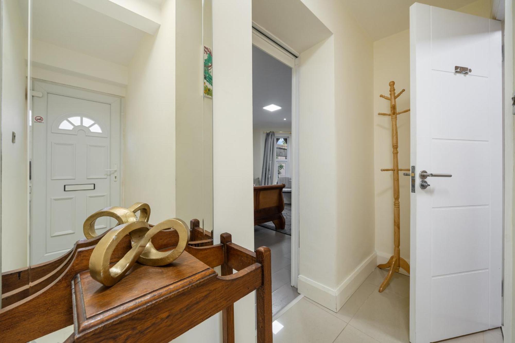 Leamington Park Studio With Parking Λονδίνο Εξωτερικό φωτογραφία